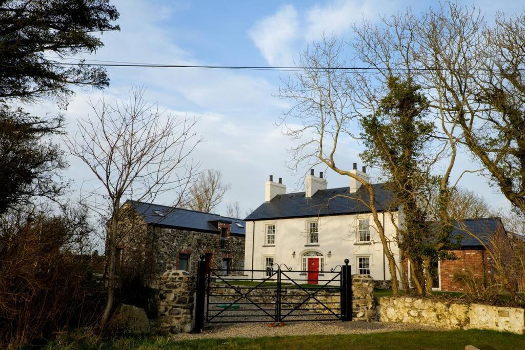 The Farmhouse At Corrstown Village Портраш Экстерьер фото